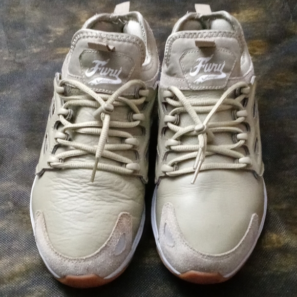 Sneakers - Picture 2 of 3